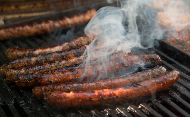 Commander saucisses et merguez pour barbecue à Saint-Marcellin